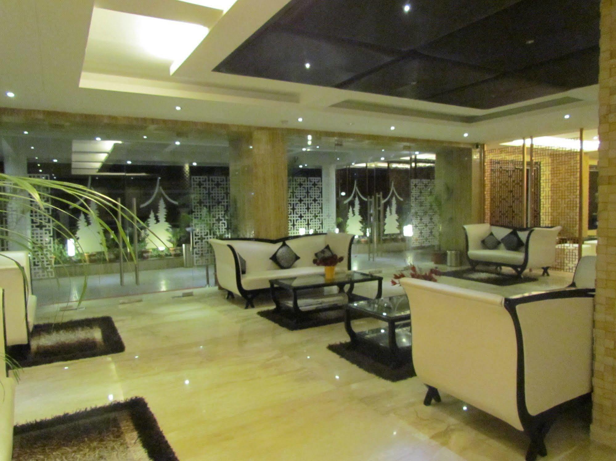 Hotel Pine Spring Wazir Bagh Srīnagar Exterior foto