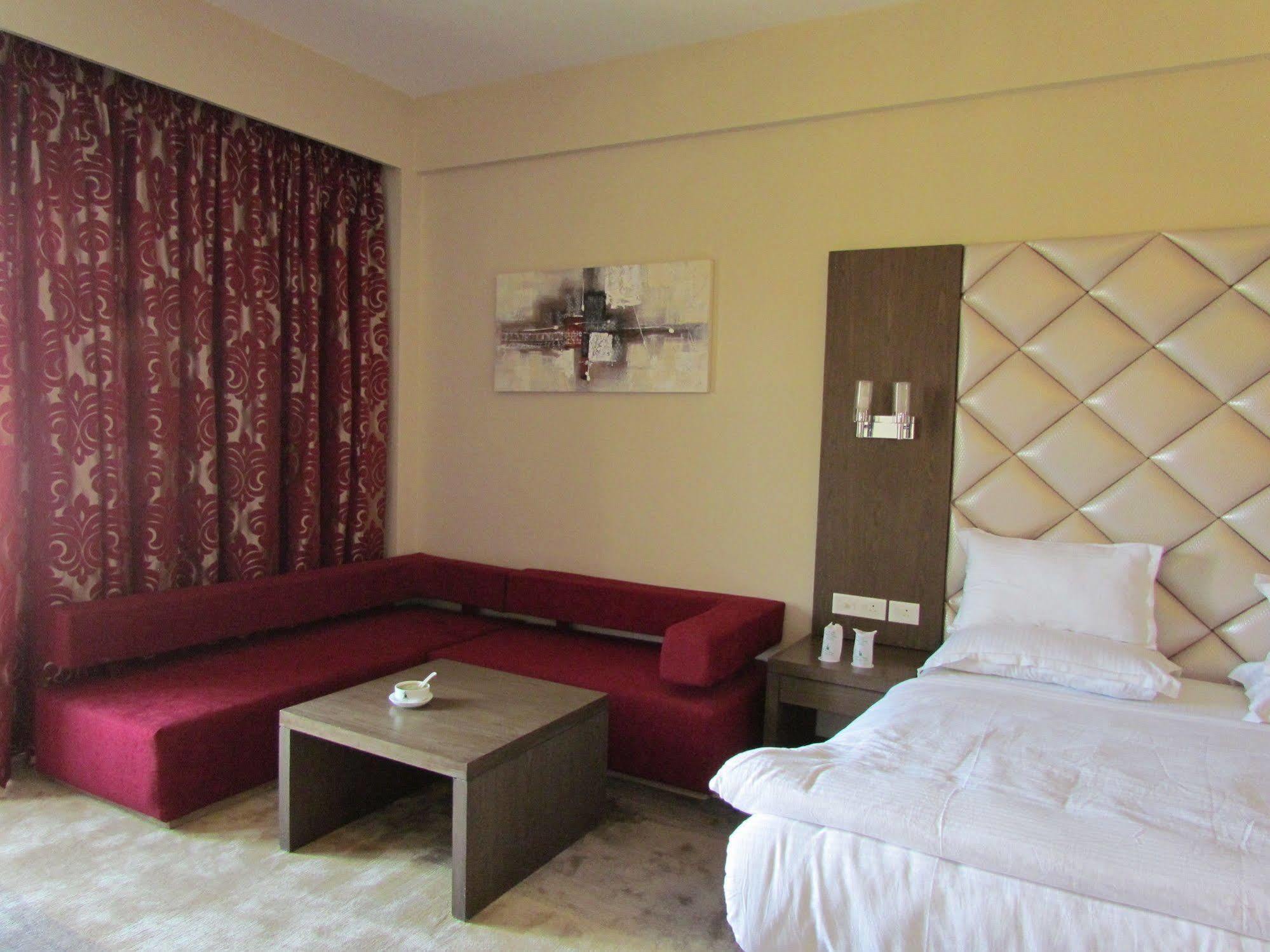Hotel Pine Spring Wazir Bagh Srīnagar Exterior foto
