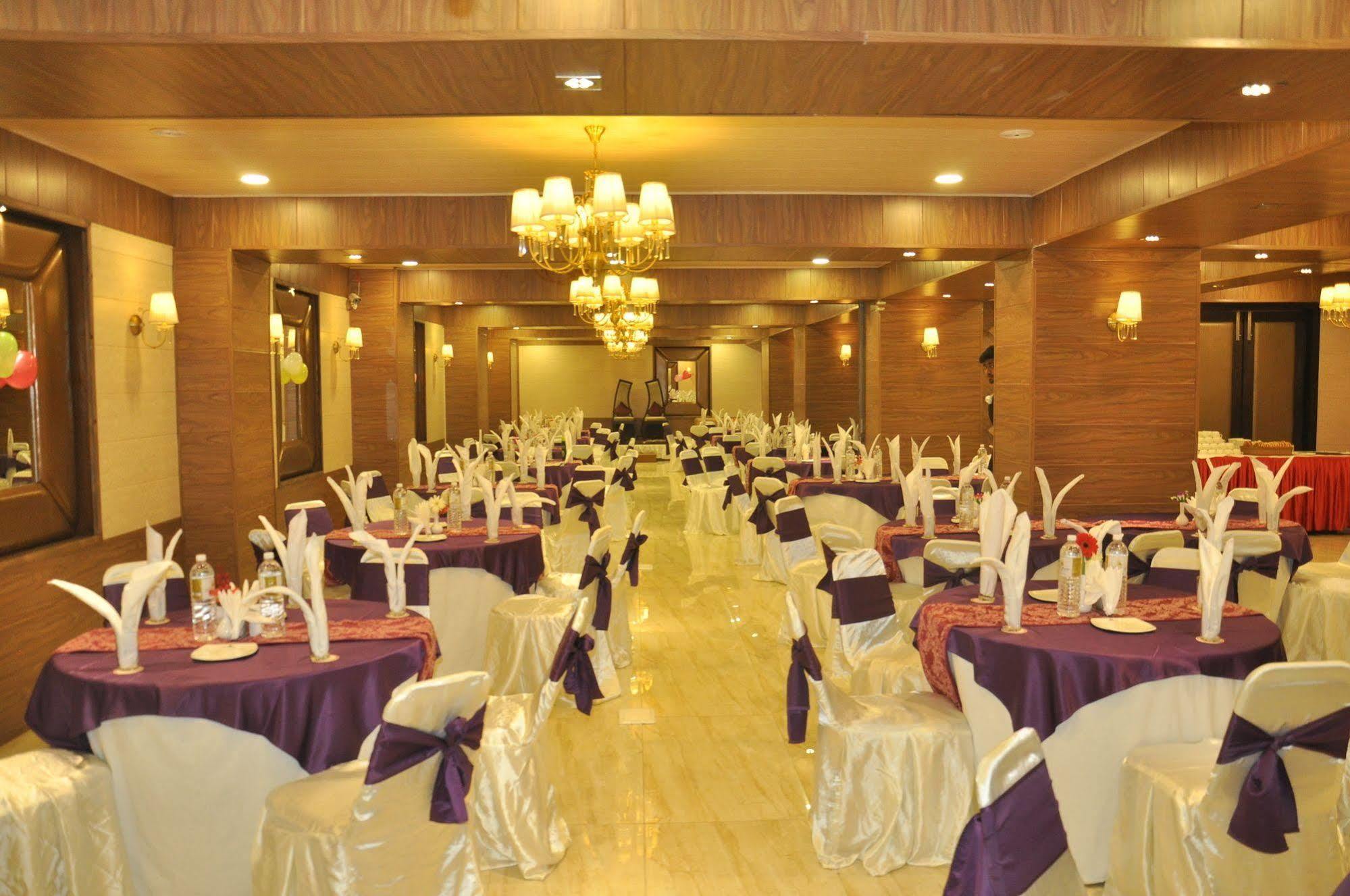 Hotel Pine Spring Wazir Bagh Srīnagar Exterior foto